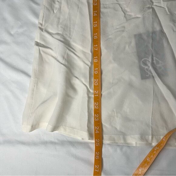 NWT Chaser Size M White Silk Basics Vent Back Flounce Tank Lightweight Sheer - Picture 4 of 8